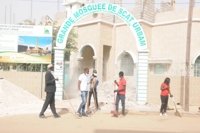 Mimi Touré en opération « Cleaning » : « Il faut que les actions citoyennes d’aujourd’hui perdurent dans le temps ». Mimi Touré en opération « Cleaning » : « Il faut que les actions citoyennes d’aujourd’hui perdurent dans le temps ».