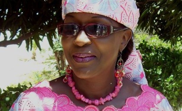 Amsatou Sow Sidibé reçoit son récépissé