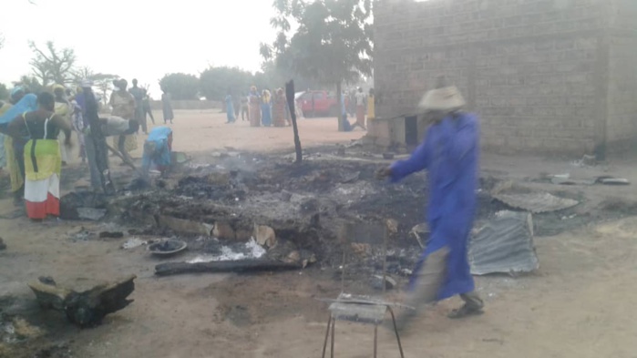 INCENDIE DE GRANDE ENVERGURE / Une dizaine de concessions brûle à Ndialakhar... Le feu attisé par le vent.