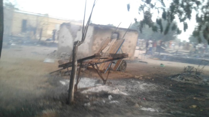 INCENDIE DE GRANDE ENVERGURE / Une dizaine de concessions brûle à Ndialakhar... Le feu attisé par le vent.