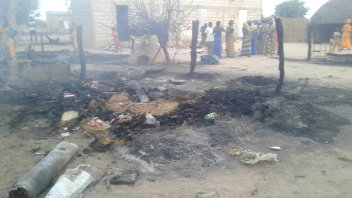 INCENDIE DE GRANDE ENVERGURE / Une dizaine de concessions brûle à Ndialakhar... Le feu attisé par le vent. INCENDIE DE GRANDE ENVERGURE / Une dizaine de concessions brûle à Ndialakhar... Le feu attisé par le vent.