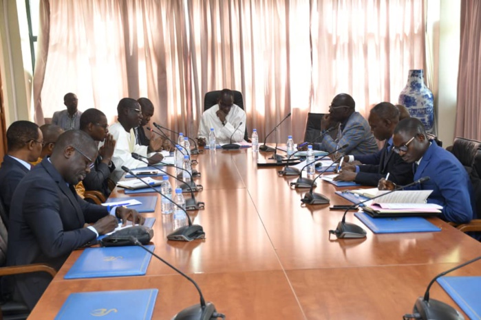 Trafic de faux médicaments : L'Ordre des pharmaciens reçu par le ministre de la Santé, à peine revenu du Sommet de Lomé. Trafic de faux médicaments : L'Ordre des pharmaciens reçu par le ministre de la Santé, à peine revenu du Sommet de Lomé.