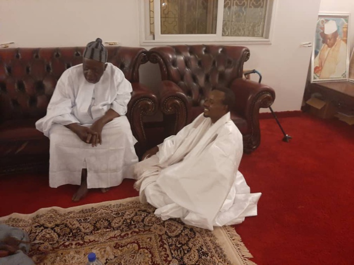 (IMAGES) Serigne Cheikh Say Mbacké rend visite à Cheikh Bassirou Mbacké Abdou Khadre (IMAGES) Serigne Cheikh Say Mbacké rend visite à Cheikh Bassirou Mbacké Abdou Khadre