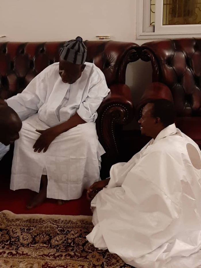 (IMAGES) Serigne Cheikh Say Mbacké rend visite à Cheikh Bassirou Mbacké Abdou Khadre