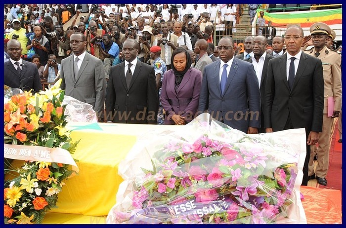 Revue de presse : ‘Macky Sall, ‘’donne +le héros+ Jules François Bocandé en exemple à la jeunesse sénégalaise’