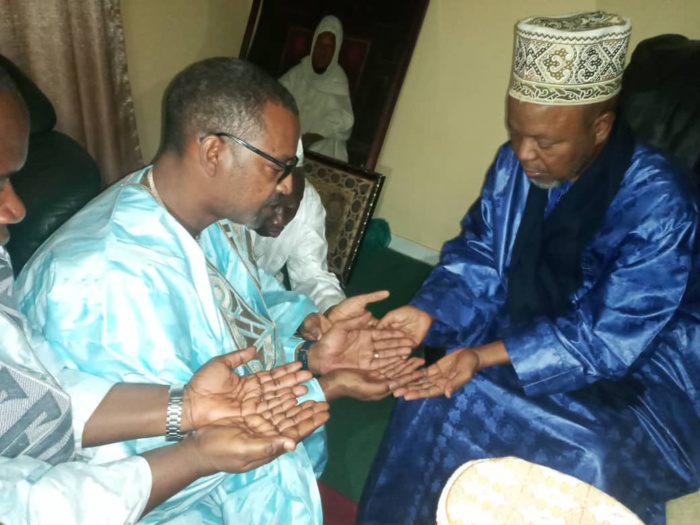 Ziara Boghal 2020 : Le directeur des domaines Mame Boye Diao reçu par le Khalife Thierno Abdourahmane Barry. Ziara Boghal 2020 : Le directeur des domaines Mame Boye Diao reçu par le Khalife Thierno Abdourahmane Barry.