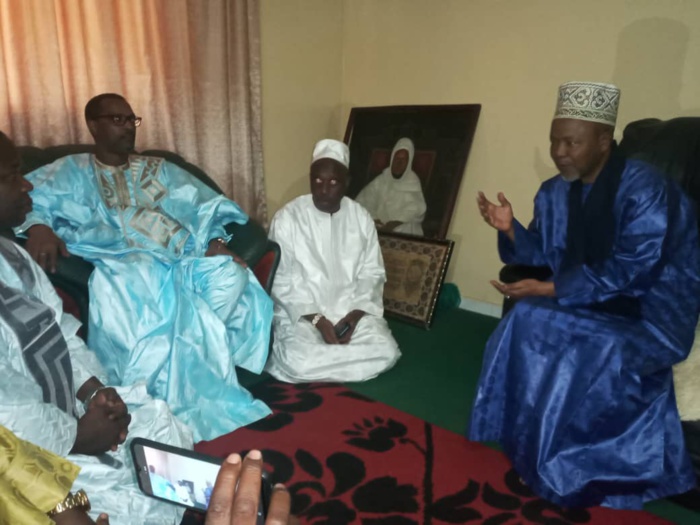 Ziara Boghal 2020 : Le directeur des domaines Mame Boye Diao reçu par le Khalife Thierno Abdourahmane Barry. Ziara Boghal 2020 : Le directeur des domaines Mame Boye Diao reçu par le Khalife Thierno Abdourahmane Barry.