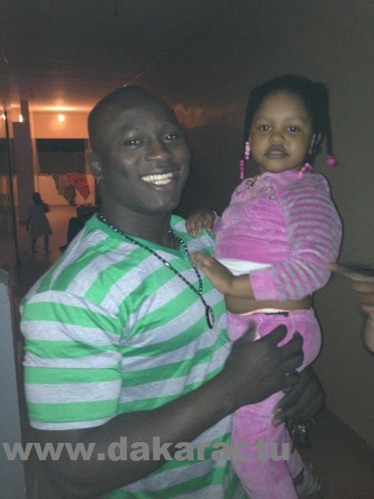 Modou Lo en compagnie de la fille d'Overdoze