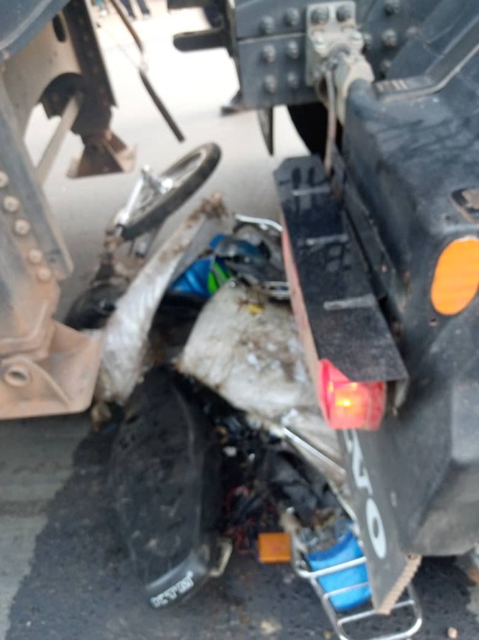 Thiès / Collision entre Jakarta et camion : Le client Badara Ndiaye (50 ans) décède sur le coup.