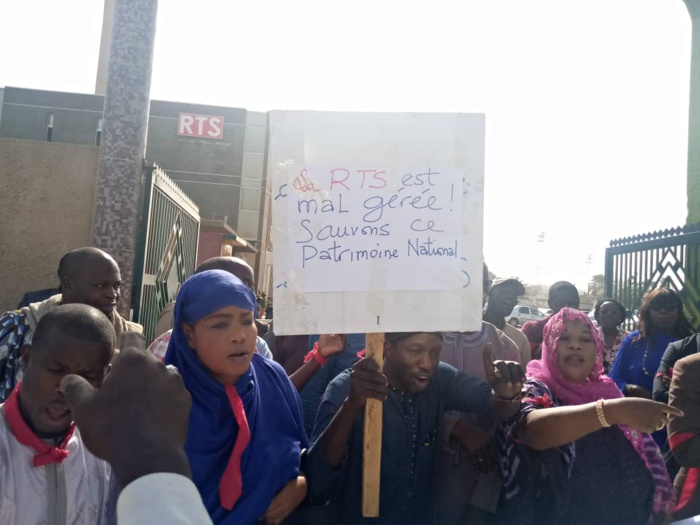 Mouvement d’humeur à la RTS : L’intersyndicale demande le départ du DRH…