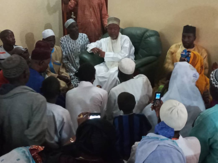 Ziarra Boghal 2020 : Le domicile du Khalife Thierno Abdourahmane Barry pris d'assaut pas les fidèles disciples. Ziarra Boghal 2020 : Le domicile du Khalife Thierno Abdourahmane Barry pris d'assaut pas les fidèles disciples.