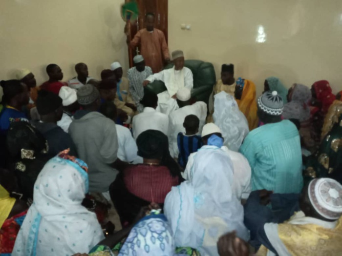 Ziarra Boghal 2020 : Le domicile du Khalife Thierno Abdourahmane Barry pris d'assaut pas les fidèles disciples. Ziarra Boghal 2020 : Le domicile du Khalife Thierno Abdourahmane Barry pris d'assaut pas les fidèles disciples.