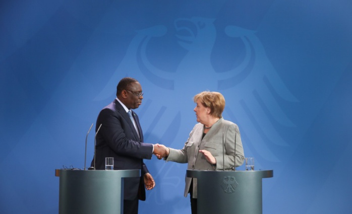 (IMAGES) AUDIENCE / Le Président Sall et la chancelière Allemande ont passé en revue la coopération Sénégalo-Allemande. (IMAGES) AUDIENCE / Le Président Sall et la chancelière Allemande ont passé en revue la coopération Sénégalo-Allemande.