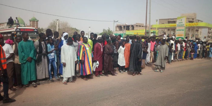 Kaolack : Les premières images de l'accueil du khalife général des mourides à Touba Kaolack. Kaolack : Les premières images de l'accueil du khalife général des mourides à Touba Kaolack.
