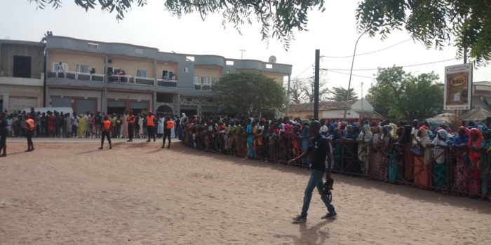Kaolack : Les premières images de l'accueil du khalife général des mourides à Touba Kaolack. Kaolack : Les premières images de l'accueil du khalife général des mourides à Touba Kaolack.