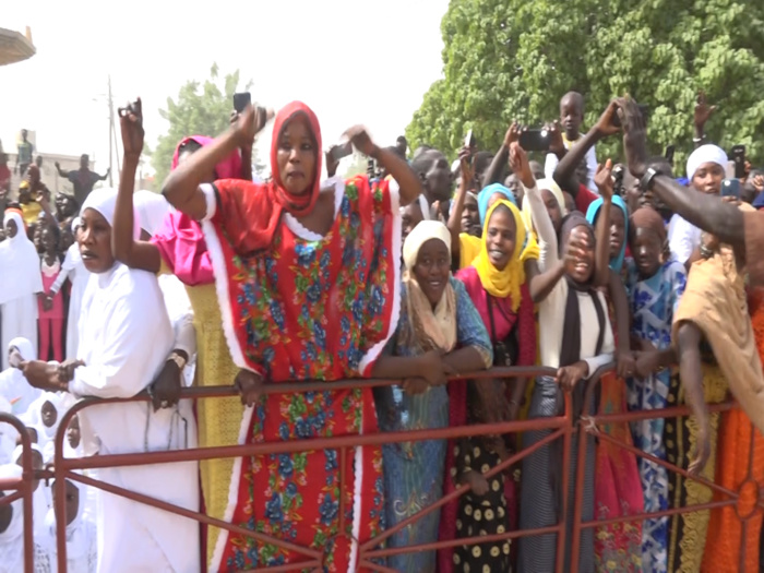 Touba Kaolack : Un accueil chaleureux au khalife général des mourides (Images). Touba Kaolack : Un accueil chaleureux au khalife général des mourides (Images).