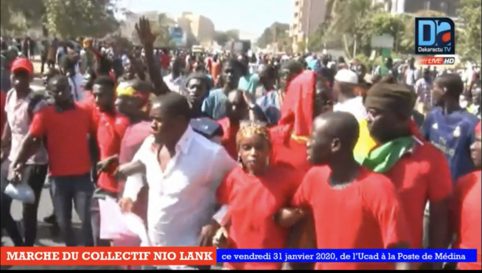 Dernière minute : Ucad échange de jets de pierres entre certains étudiants et Nio Lank