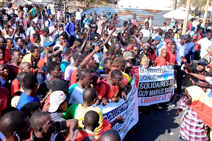 Les images de la grande marche du Collectif Nio Lank, de l’Ucad à la Poste de Médina... Les images de la grande marche du Collectif Nio Lank, de l’Ucad à la Poste de Médina...