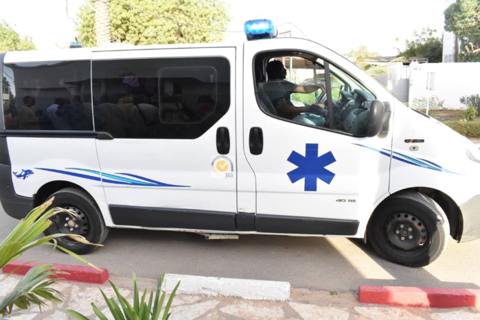 Kaolack : Maître Nafissatou Diop Cissé offre une ambulance flambant-neuve à l'hôpital régional El Hadj Ibrahima Niass (Images). Kaolack : Maître Nafissatou Diop Cissé offre une ambulance flambant-neuve à l'hôpital régional El Hadj Ibrahima Niass (Images).