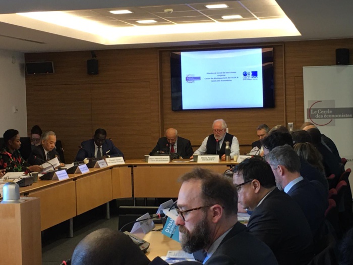 Investissement en Afrique : Le Cercle des économistes pose le débat  à Paris  avec la participation du ministre du plan Sénégal émergent, Cheikh Kanté.