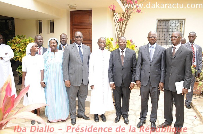 Les images de la visite de Macky Sall chez le cardinal Théodore Adrien Sarr