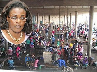 Marième Faye Sall offre 5 millions de francs au marché central aux poissons