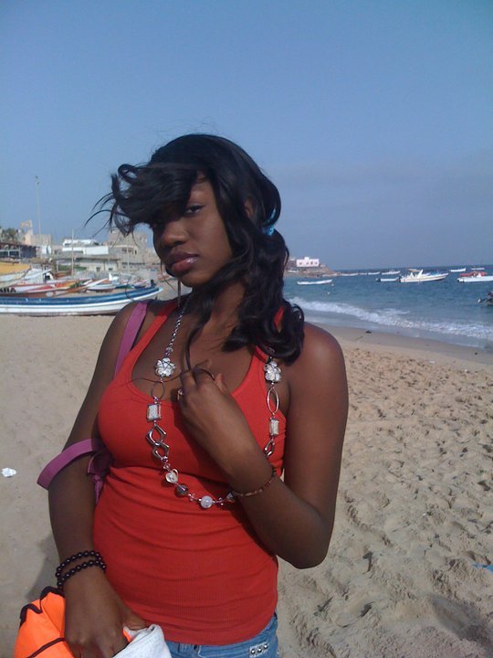 Le mannequin Samira Nicki Diop en mode été (Photos)