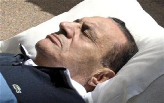 Egypte : Hosni Moubarak condamné à la prison à vie