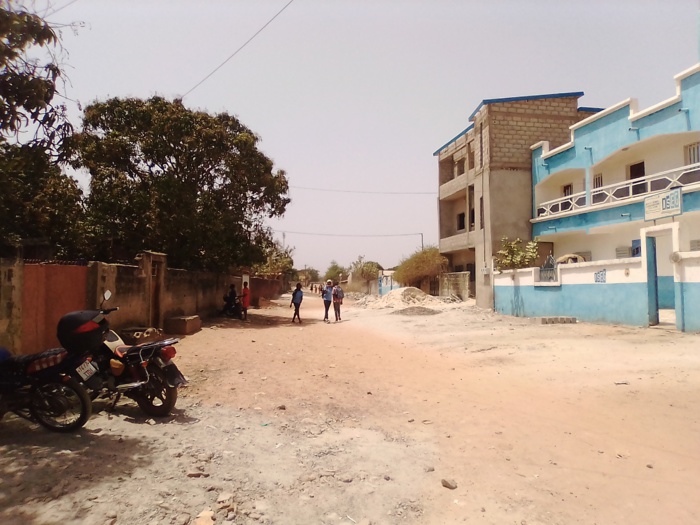 Affaire Dieyna-Diop Iseg / Moussa Diop dit « père », voisin de Dieyna témoigne : « Elle est mon voisin depuis plus de 10 ans… Je ne peux pas cautionner…Mœurs légères » Affaire Dieyna-Diop Iseg / Moussa Diop dit « père », voisin de Dieyna témoigne : « Elle est mon voisin depuis plus de 10 ans… Je ne peux pas cautionner…Mœurs légères »