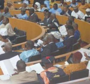 Amendement Moussa Sy, Loi Sada Ndiaye, Loi Ezzan…: Quand Wade fit de l’Assemblée sa marionnette…