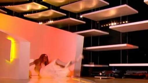Miss Météo chute en direct (VIDEO)