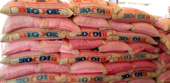 Lutte contre le Covid-19 : Pape Alioune Ndiaye vient en appui à 600 familles sises à Diamalaye. Lutte contre le Covid-19 : Pape Alioune Ndiaye vient en appui à 600 familles sises à Diamalaye.