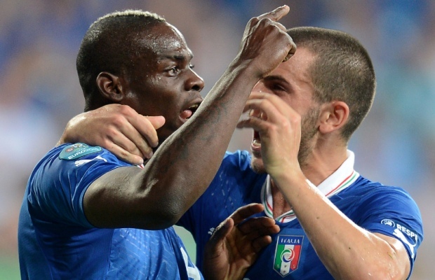 Italie-Eire: Balotteli marque un joli but et... insulte ignoblement