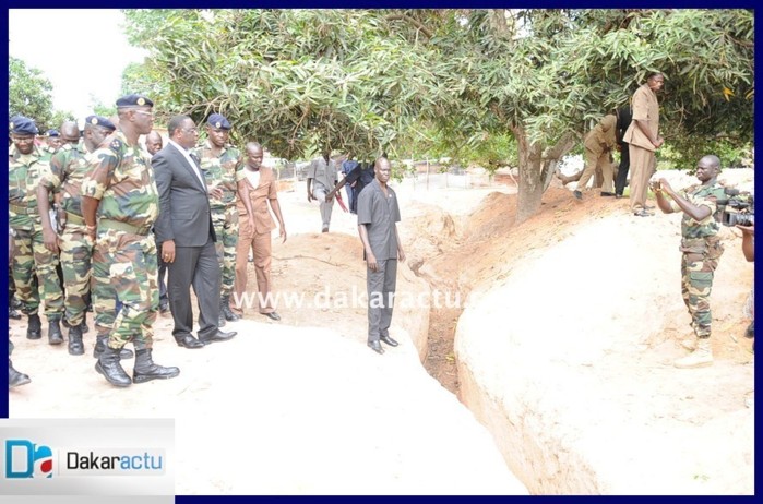 Macky Sall visite les militaires en casamance (PHOTOS)