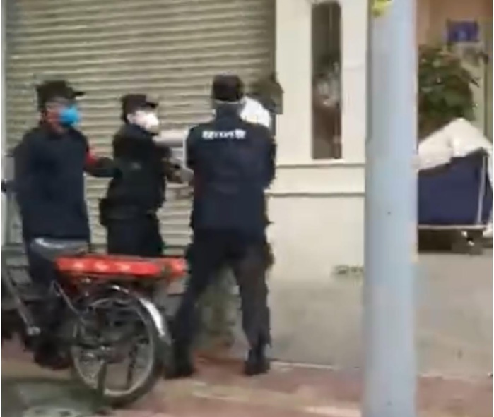 Guangzhou : Les forces de sécurité font subir des exactions à des sénégalais / Quarantaine « forcée » pour les africains.