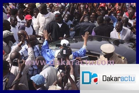L'arrivée de Me Abdoulaye Wade au centre Fadilou Mbacké, au Point E (PHOTOS)