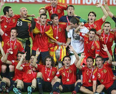 L'Espagne garde son titre de meilleure équipe d'Europe en battant  l'Italie par 4 buts à 0 