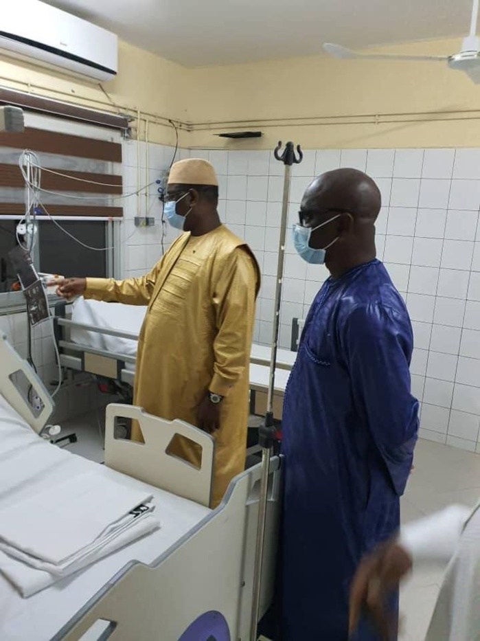 COVID-19 : Le président Macky Sall effectue une visite surprise à l’hôpital Général de Grand-Yoff.