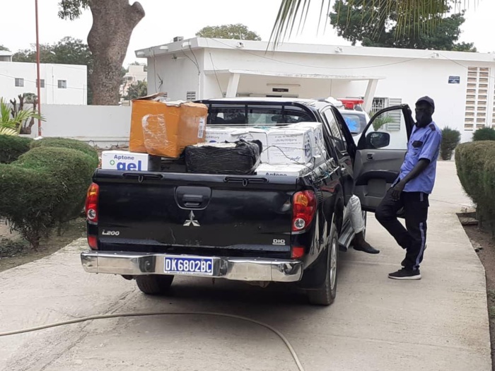 Lutte contre le Covid-19 : Mbaye Guèye EMG fait un don de matériel, vivres et autres d’une valeur de 60 millions.