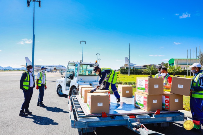 Covid-Organics : les échantillons offerts au Sénégal convoyés par la Guinée Bissau.
