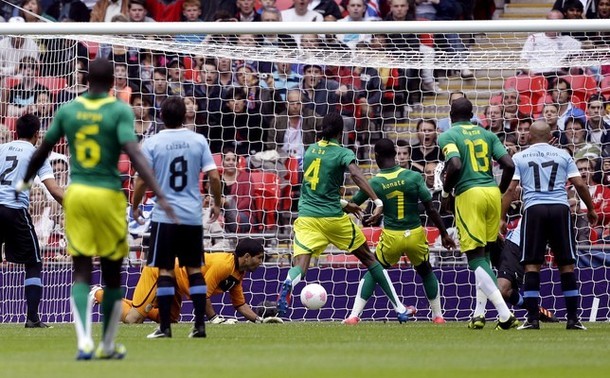 JO - Football : Le Sénégal mène devant  l'Uruguay 2 buts à 0 
