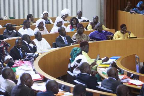 Moustapha Niasse aux anges acclamé par le public