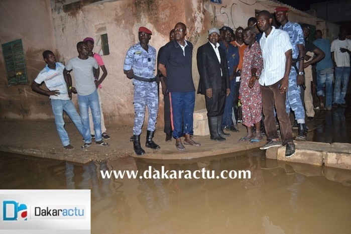Huit tours d'horloge au ministre Oumar Guèye pour visiter la banlieue dakaroise (PHOTOS)