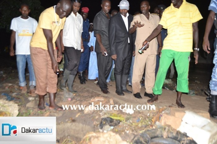 Huit tours d'horloge au ministre Oumar Guèye pour visiter la banlieue dakaroise (PHOTOS)