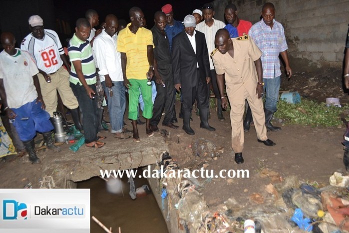 Huit tours d'horloge au ministre Oumar Guèye pour visiter la banlieue dakaroise (PHOTOS)