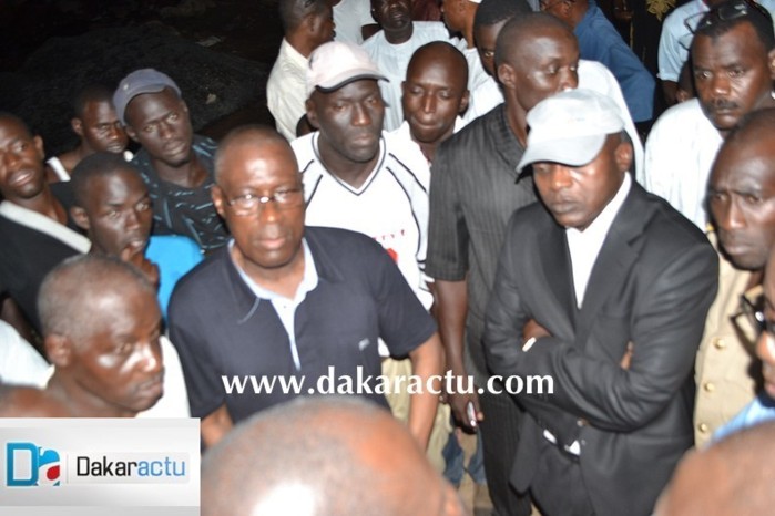 Huit tours d'horloge au ministre Oumar Guèye pour visiter la banlieue dakaroise (PHOTOS)