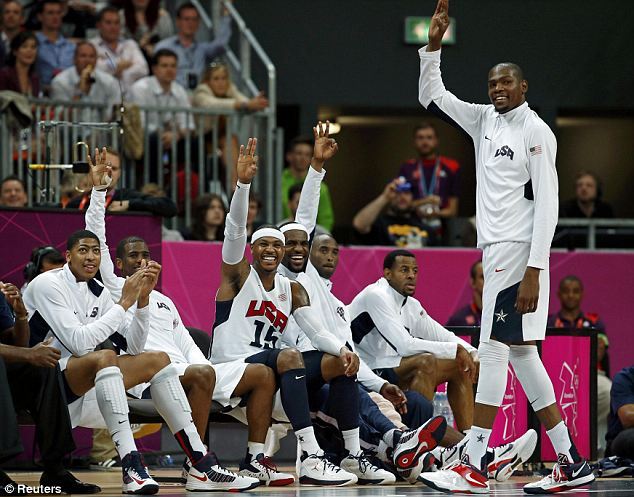 Le score fleuve de la "Dream Team" face aux 'Super Eagles, amuse Kobe Bryant et sa bande. (VIDEO)