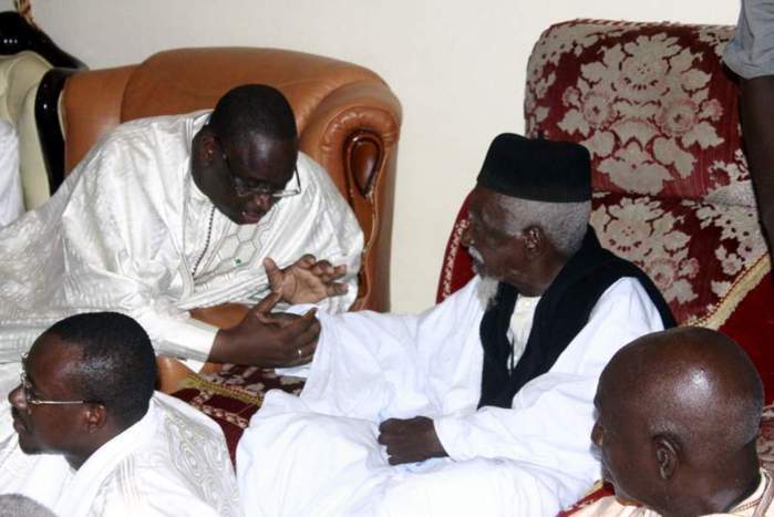 La visite de Macky Sall sème un climat de suspicion dans l’entourage du khalife des mourides 