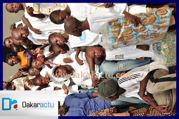 Le lutteur Modou Lo visite la prison de Fort B et l'empire des enfants (PHOTOS)