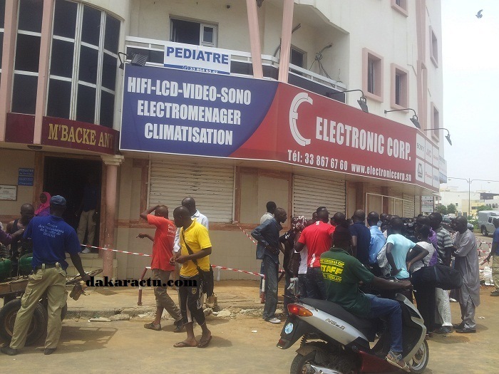 [ Photos exclusives ] Dernière minute: l'immeuble Jvc de Liberté 5 va s'éffondrer d'une minute à l'autre.